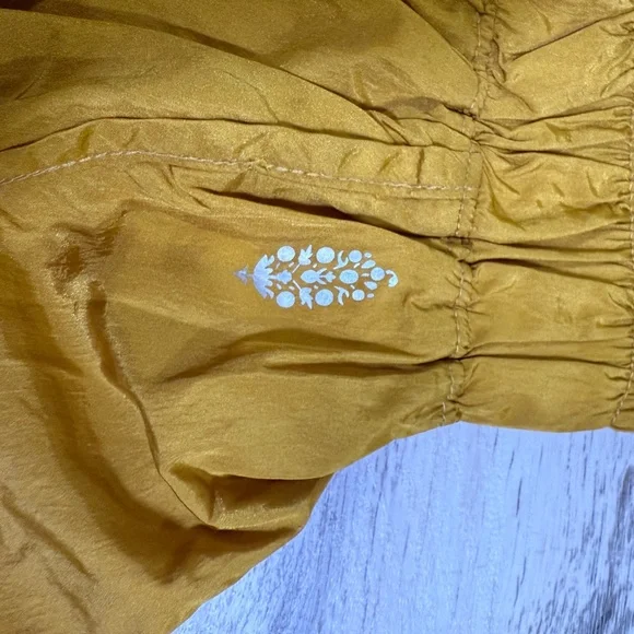 Free People FP Movement Size small shorts - Picture 2 of 4